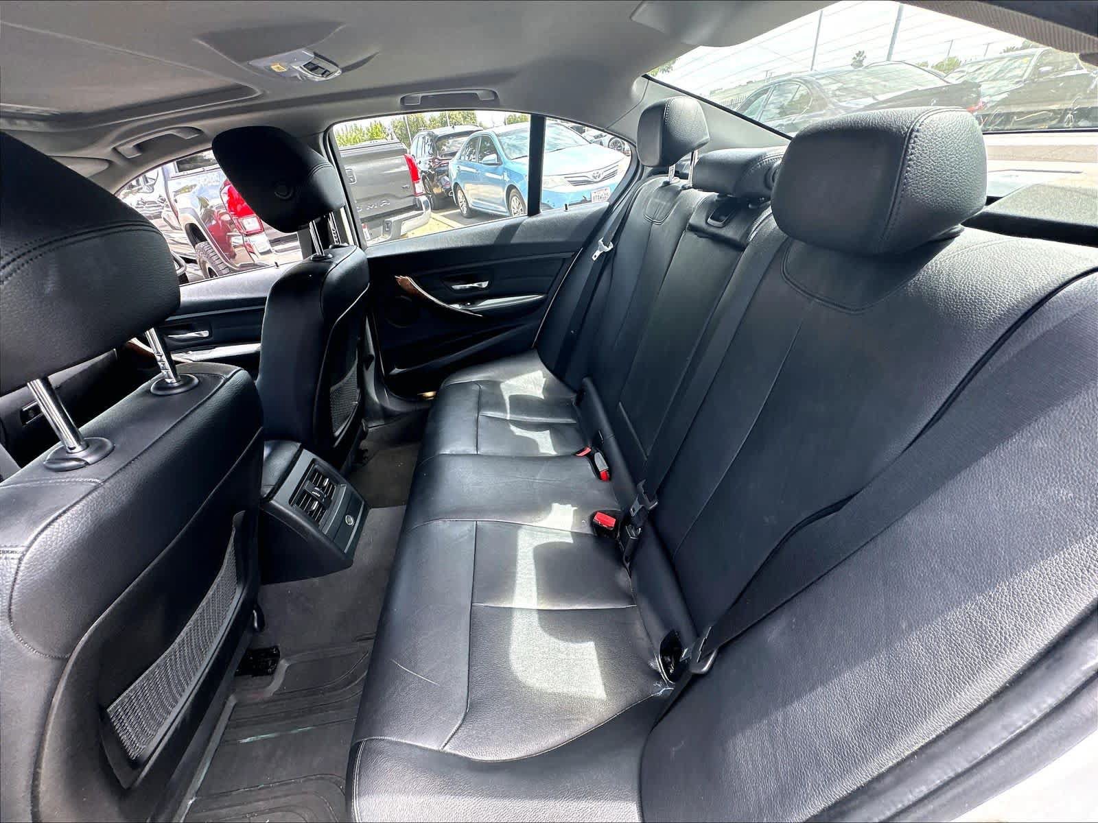 Used 2015 BMW 328i Sedan RWD image 22