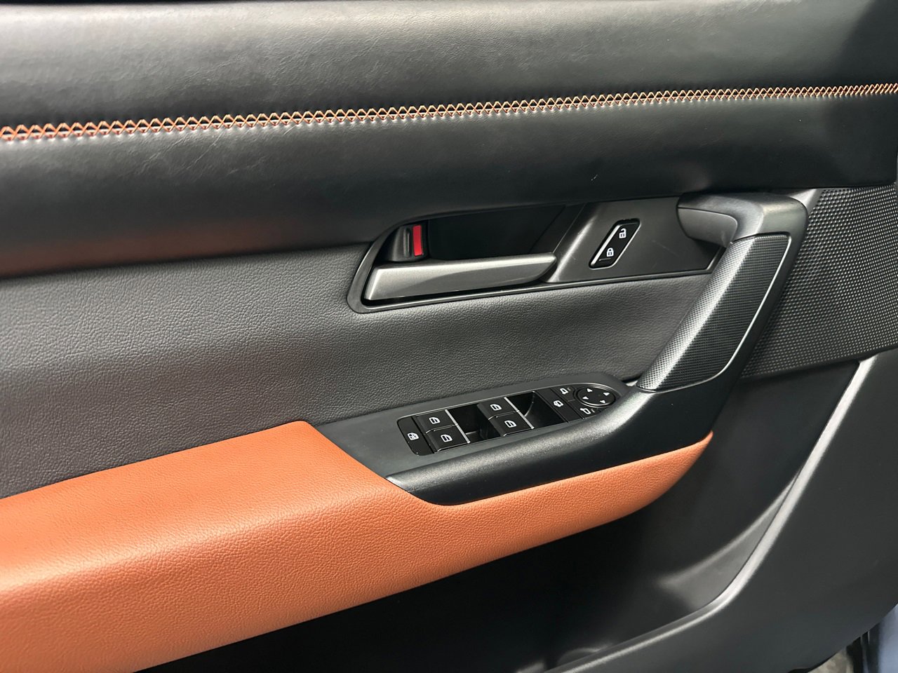 Certified 2025 MAZDA CX-50 Meridian Edition w/ Apex Package image 36