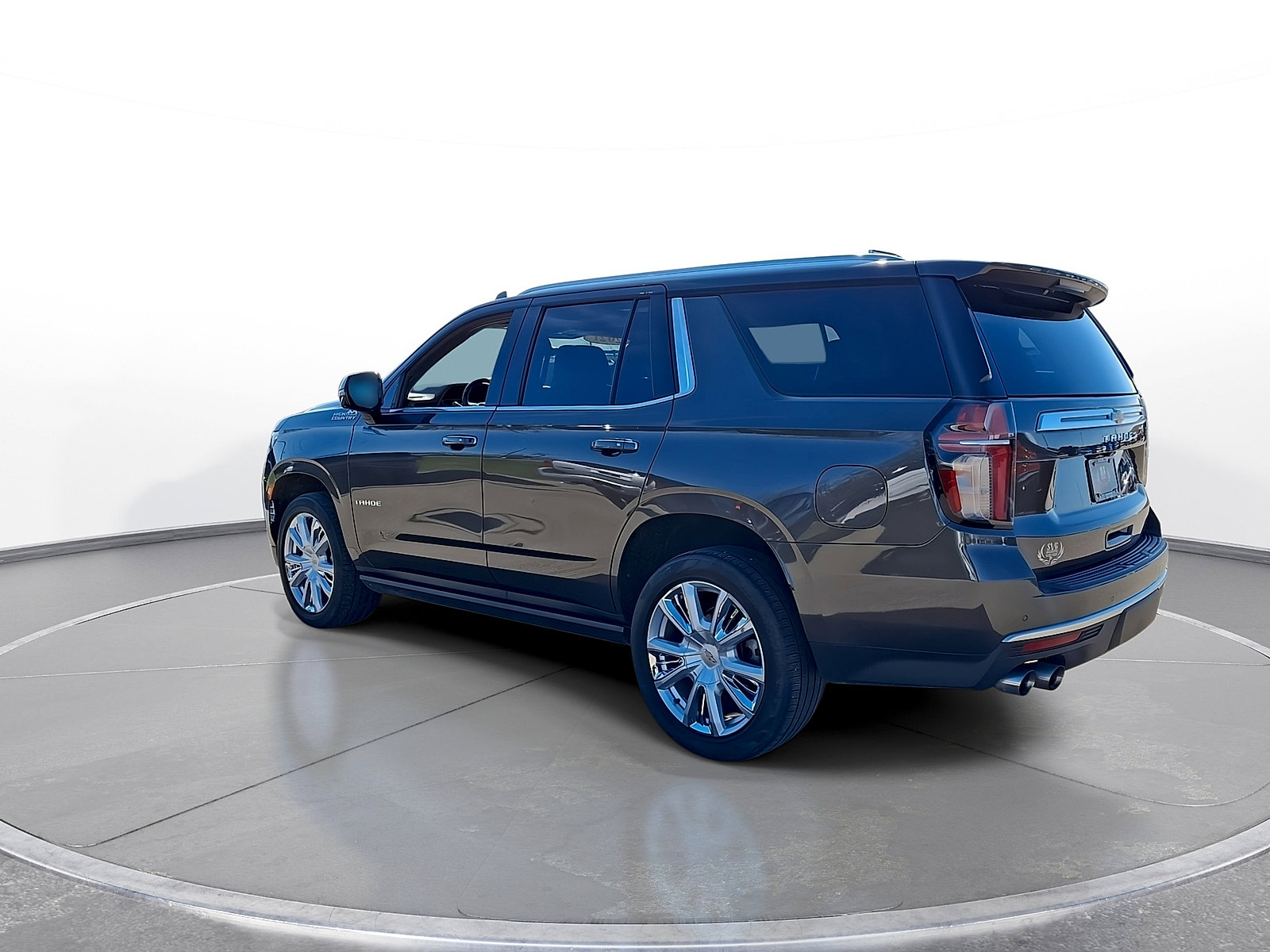 Used 2021 Chevrolet Tahoe High Country w/ Premium Package AWD/4WD image 6