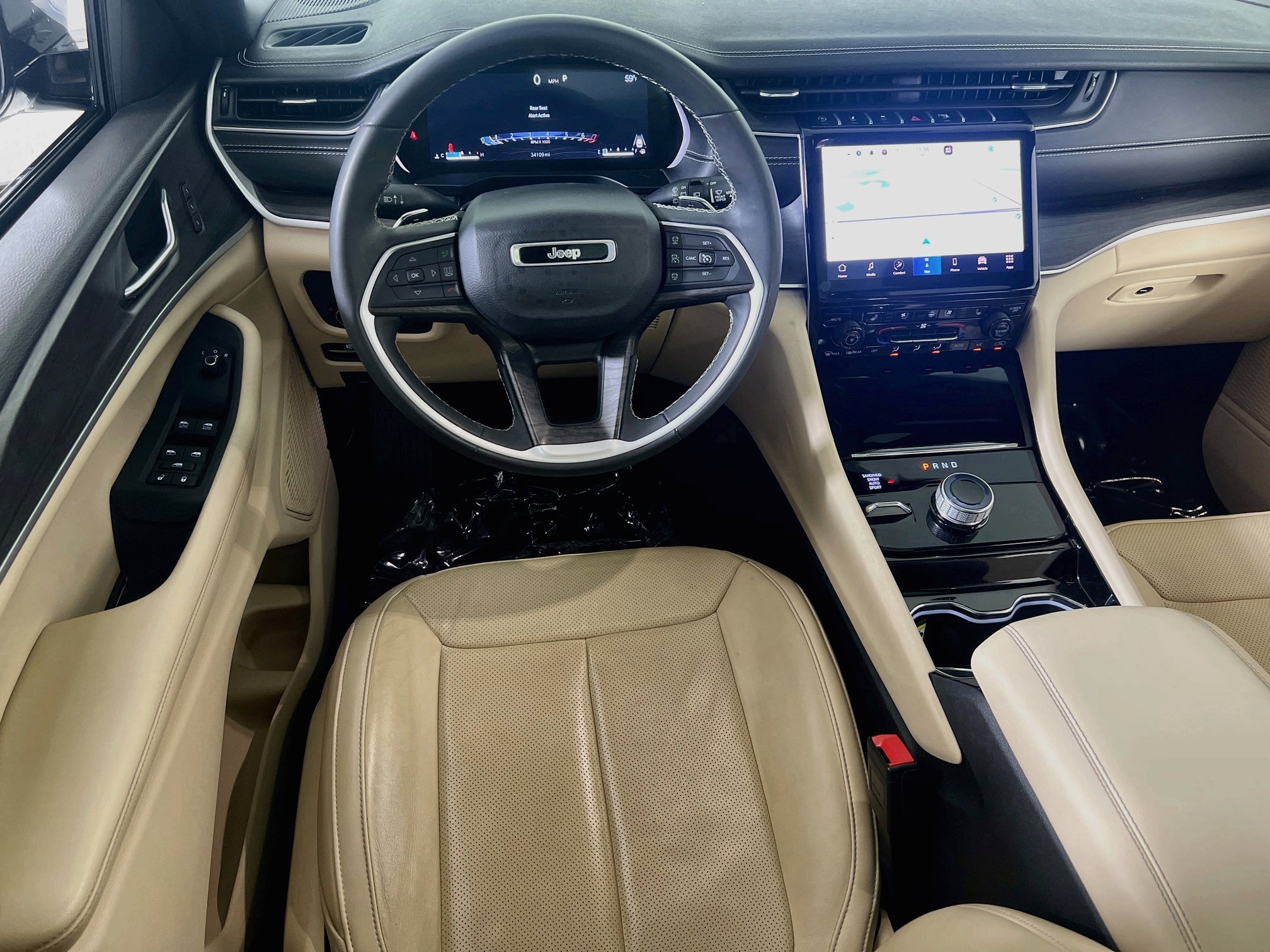 Used 2023 Jeep Grand Cherokee Limited w/ Luxury Tech Group II AWD/4WD image 22