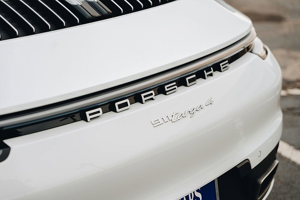 Used 2024 Porsche 911 Targa 4 w/ Premium Package image 12