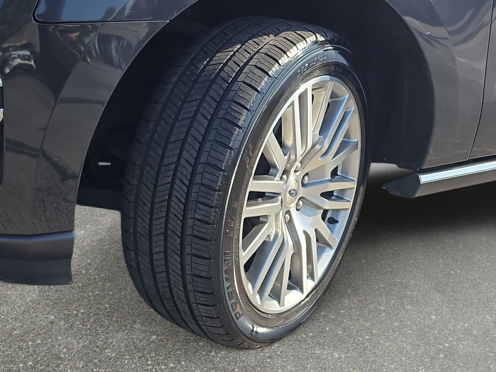 Used 2024 Ford Expedition Limited AWD/4WD image 31