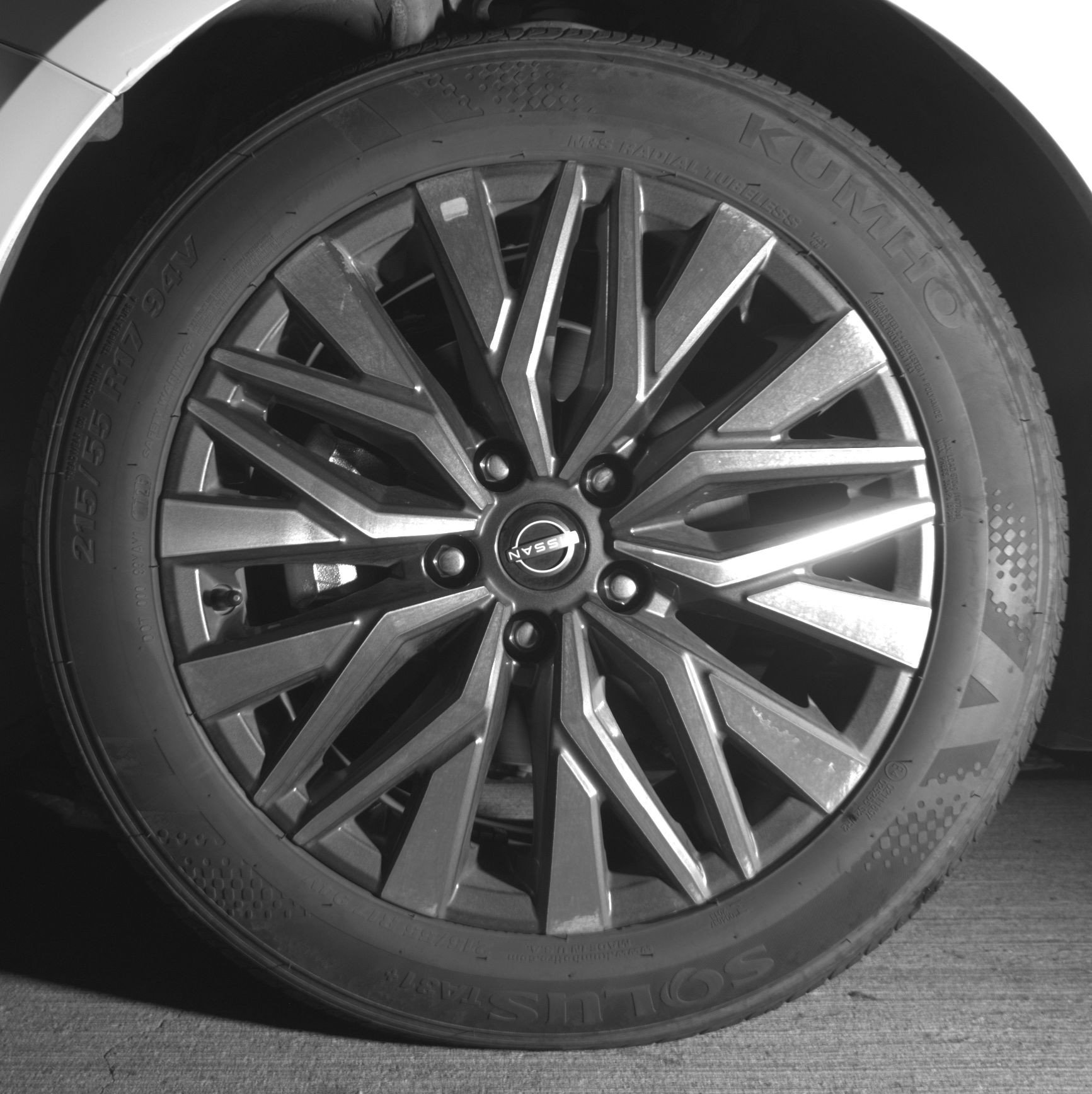 Used 2025 Nissan Altima 2.5 SV FWD image 12