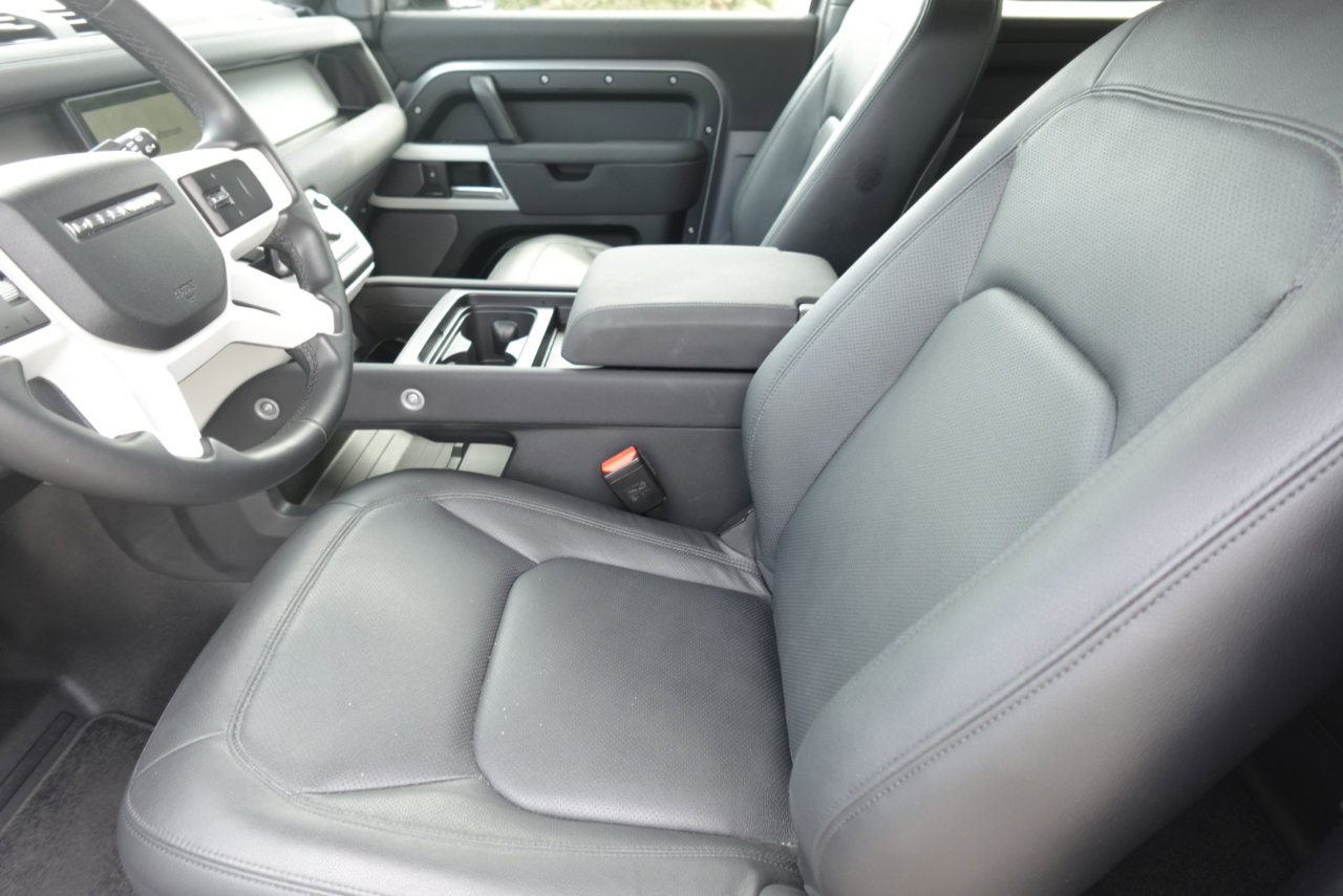 Used 2023 Land Rover Defender 90 S image 8