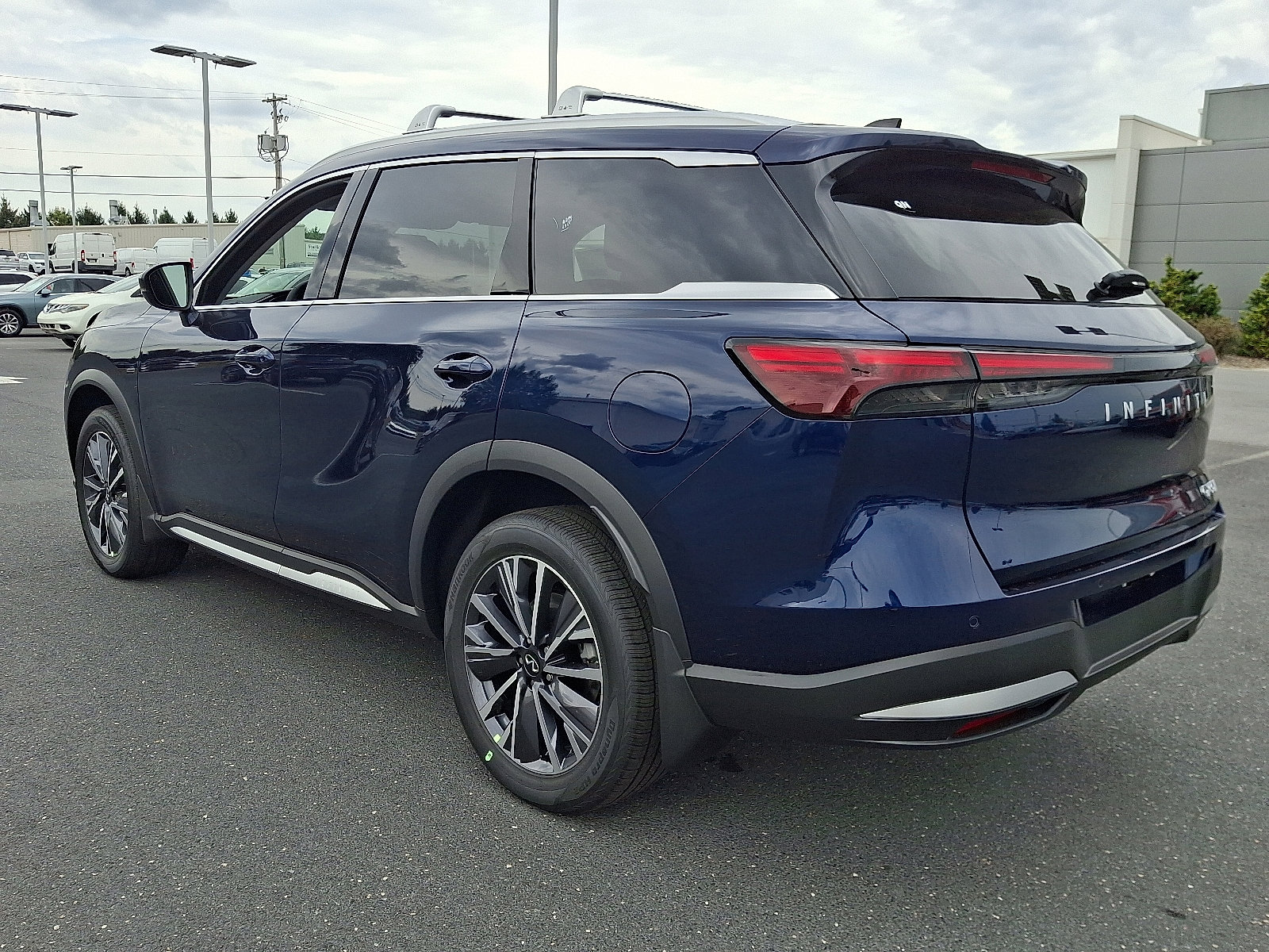 New 2026 INFINITI QX60 Luxe w/ Cargo Package image 3