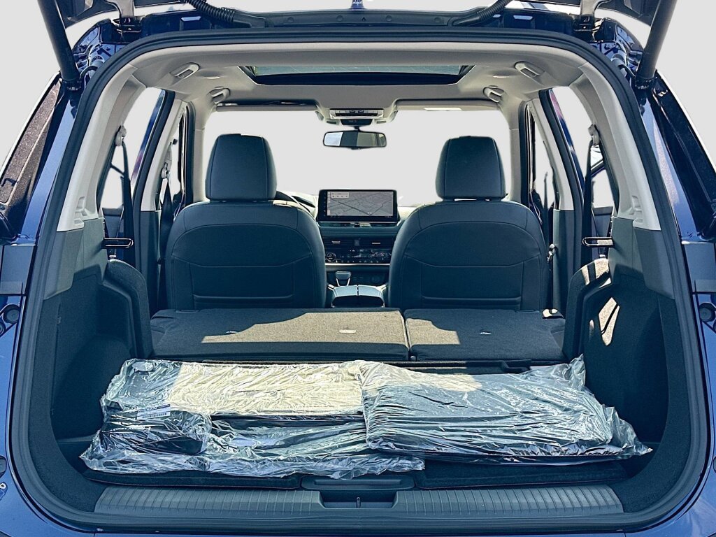 New 2026 Nissan Rogue Platinum image 7