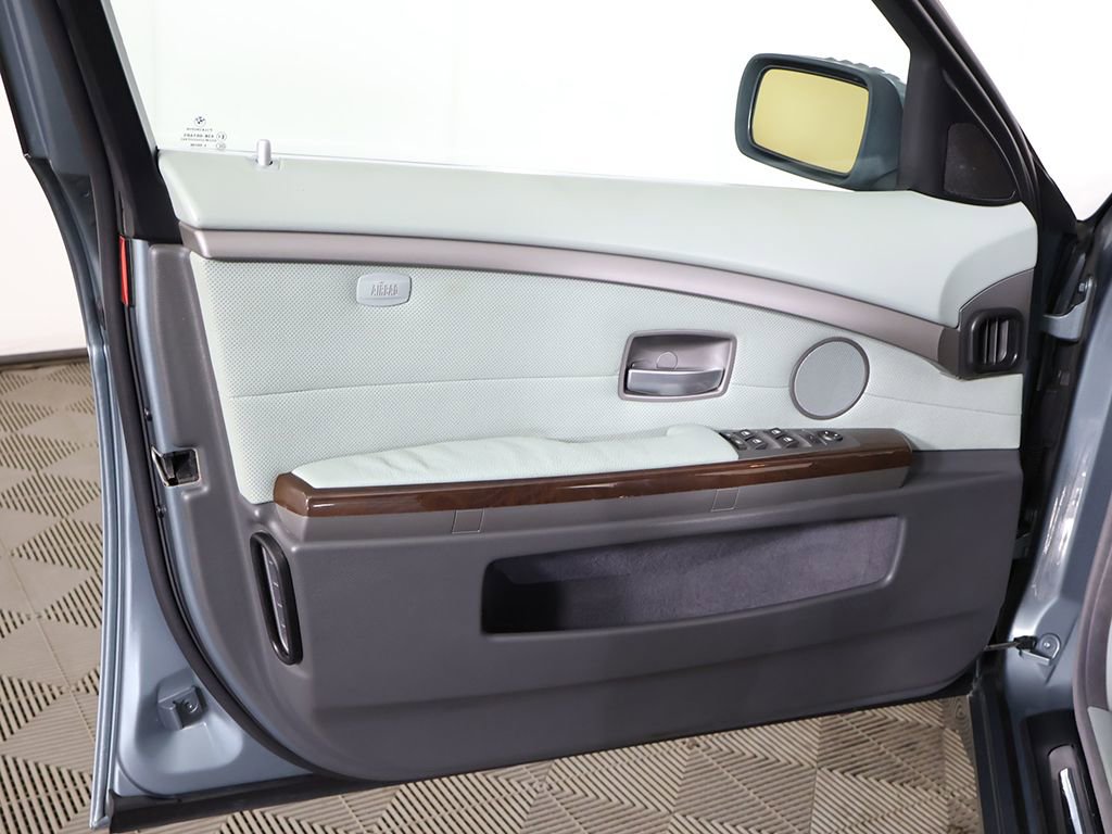 Used 2004 BMW 745Li RWD image 21