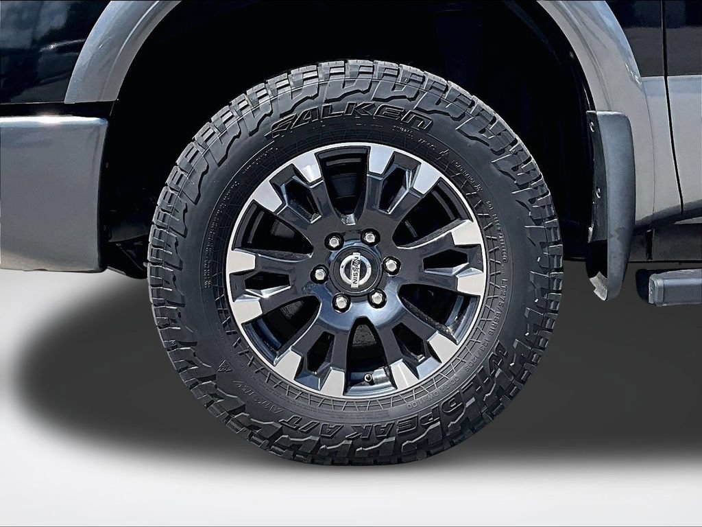 Used 2017 Nissan Titan PRO-4X AWD/4WD image 10