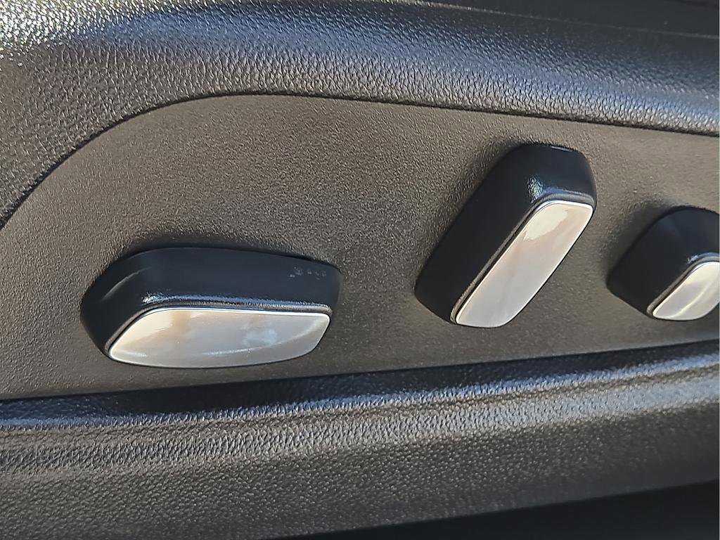 Used 2023 Cadillac XT6 Premium Luxury FWD image 15