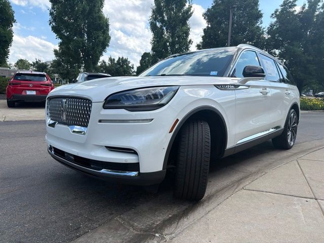 Used 2024 Lincoln Aviator Reserve w/ Equipment Group 201A AWD/4WD image 3