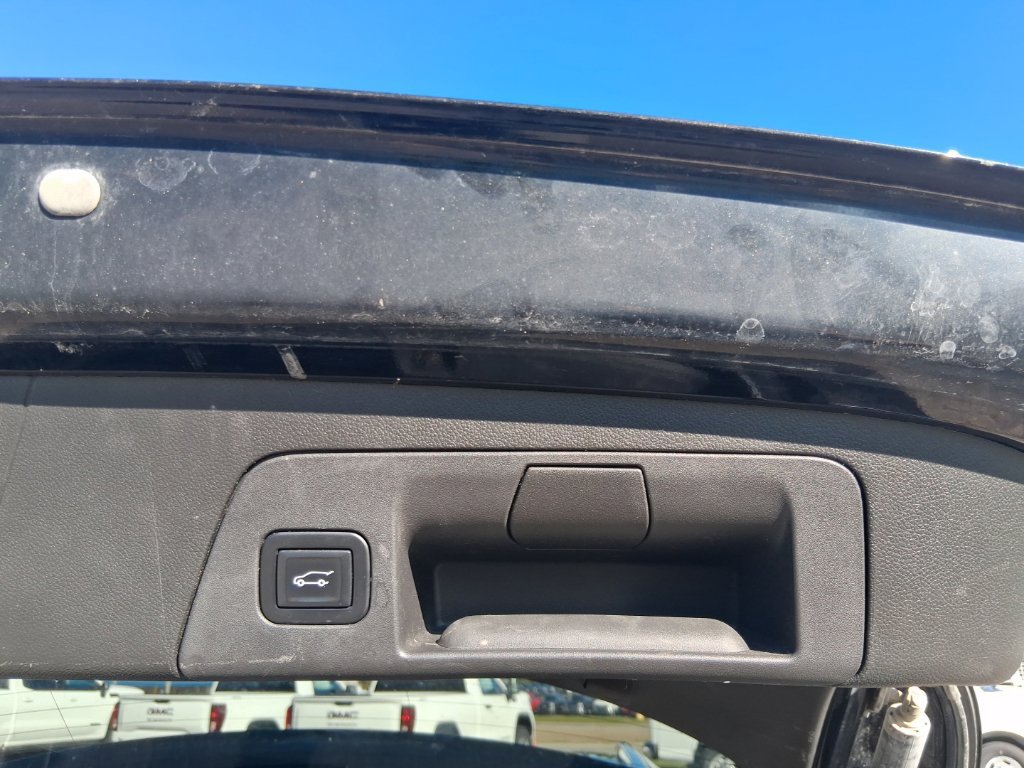 Used 2022 Buick Envision Avenir w/ Safety Package FWD image 22