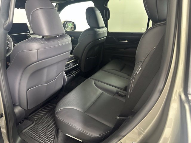 Used 2025 Lexus LX 700h Luxury AWD/4WD image 24