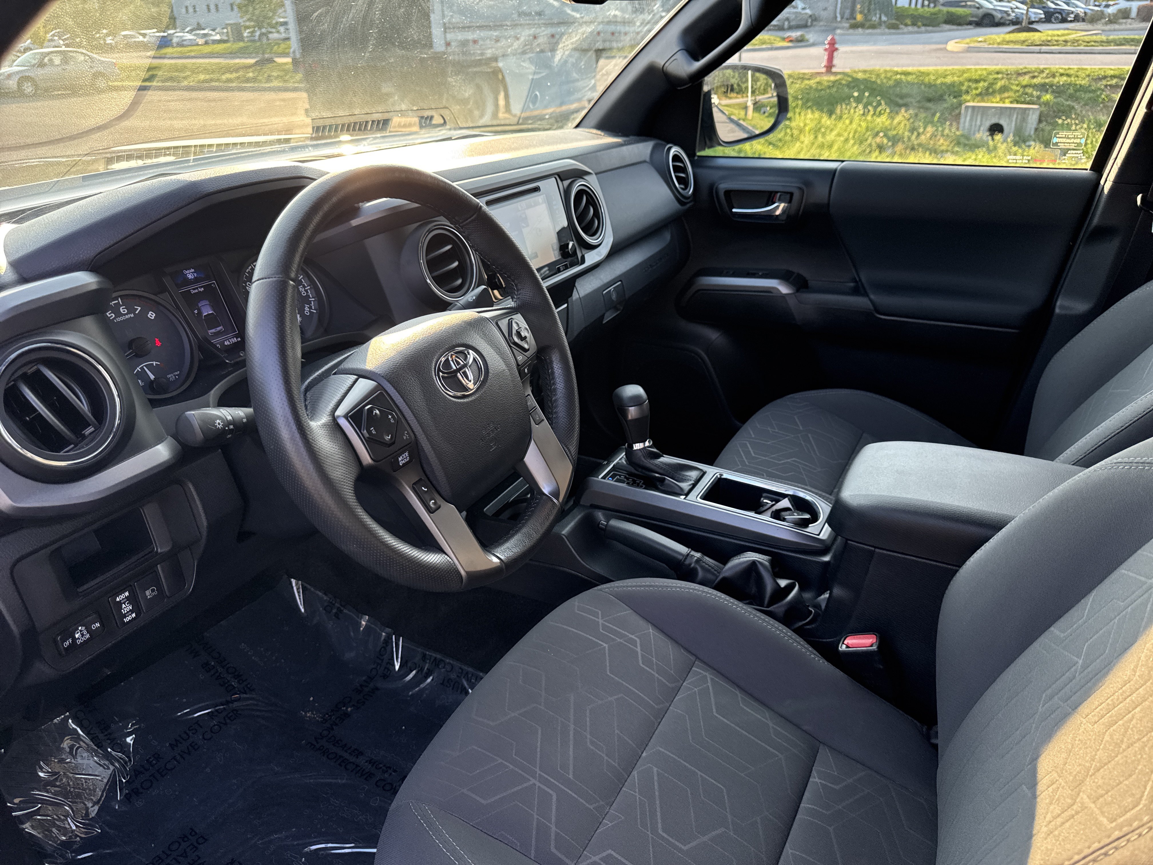 Used 2019 Toyota Tacoma TRD Off-Road AWD/4WD image 4