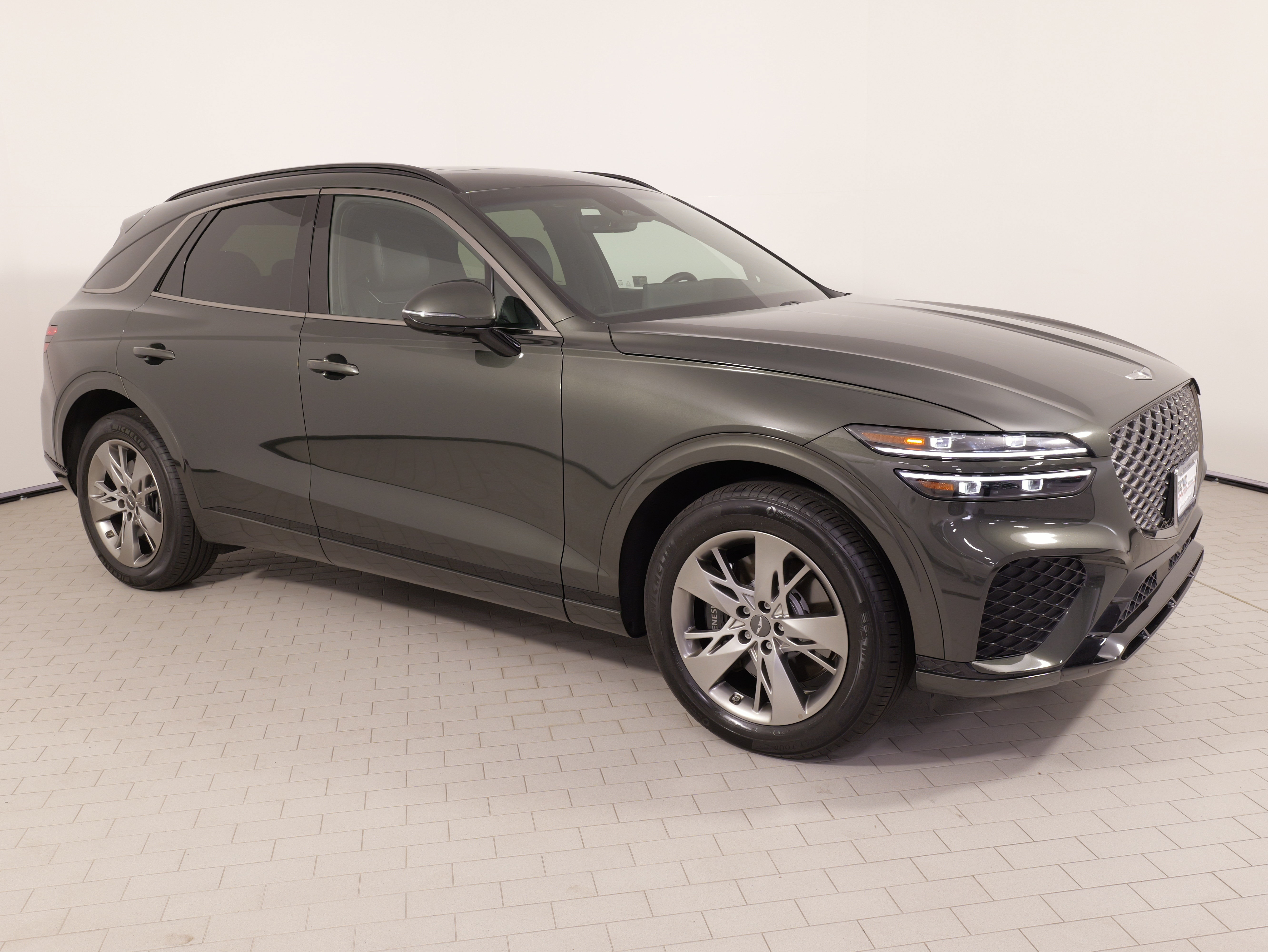 Used 2025 Genesis GV70 3.5T Sport AWD/4WD image 9