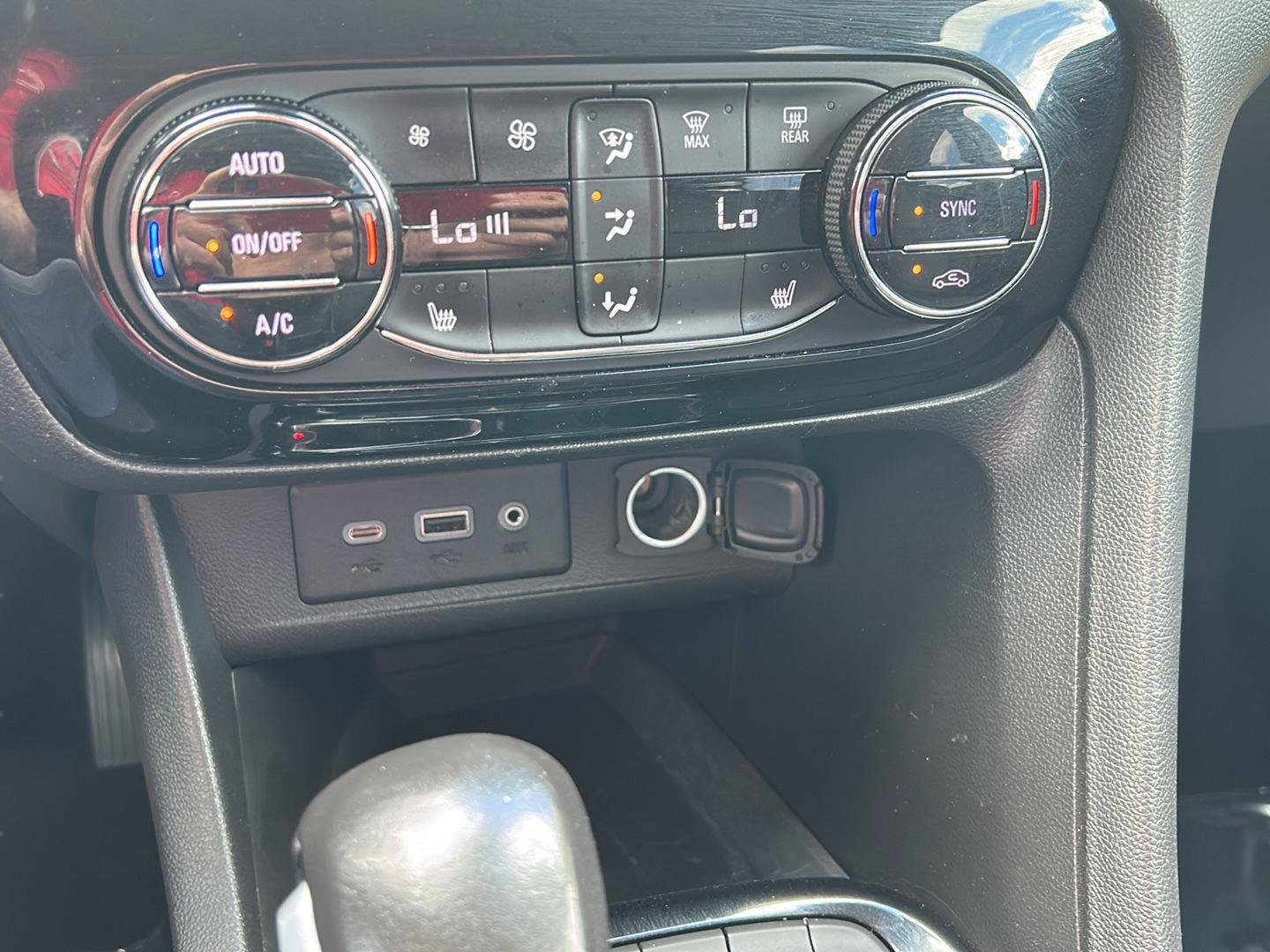 Used 2020 Buick Encore GX Select FWD image 12