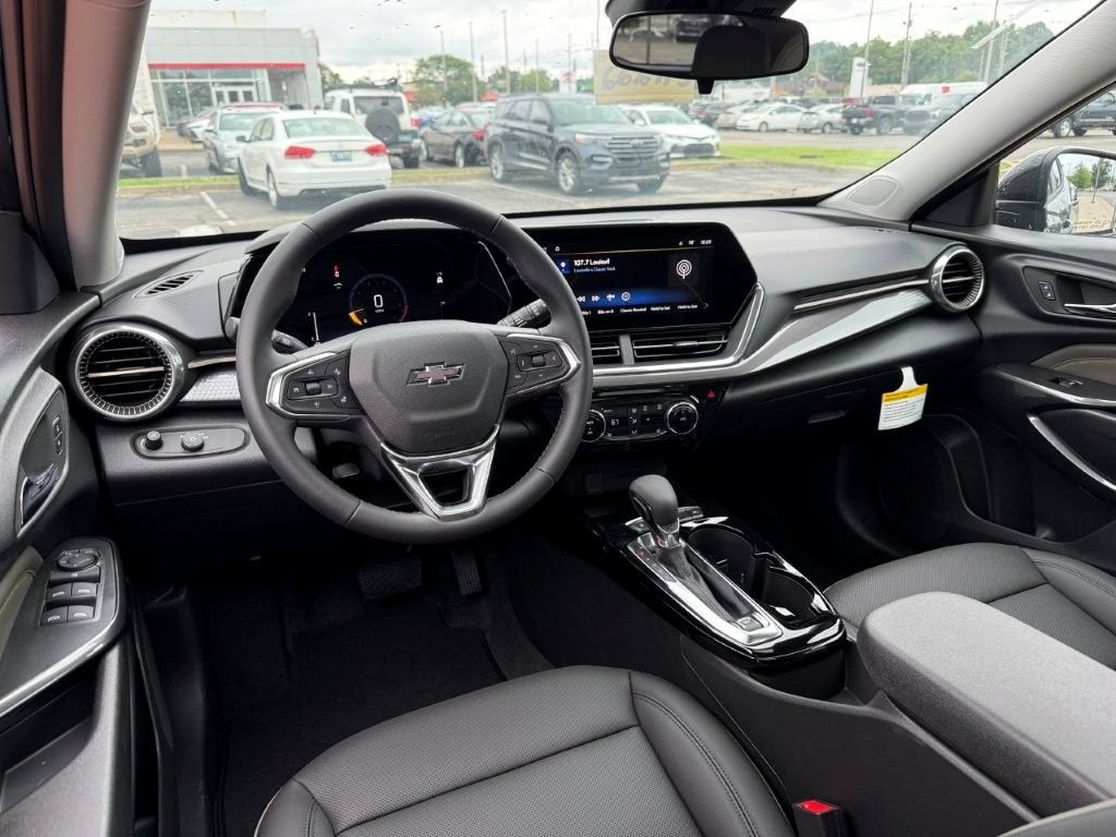 New 2026 Chevrolet Trax ACTIV w/ Sunroof Package FWD image 17