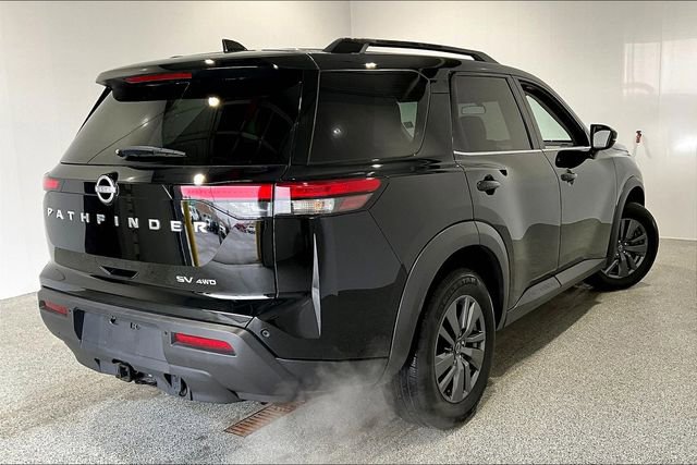 Used 2024 Nissan Pathfinder SV w/ SV Premium Package image 5