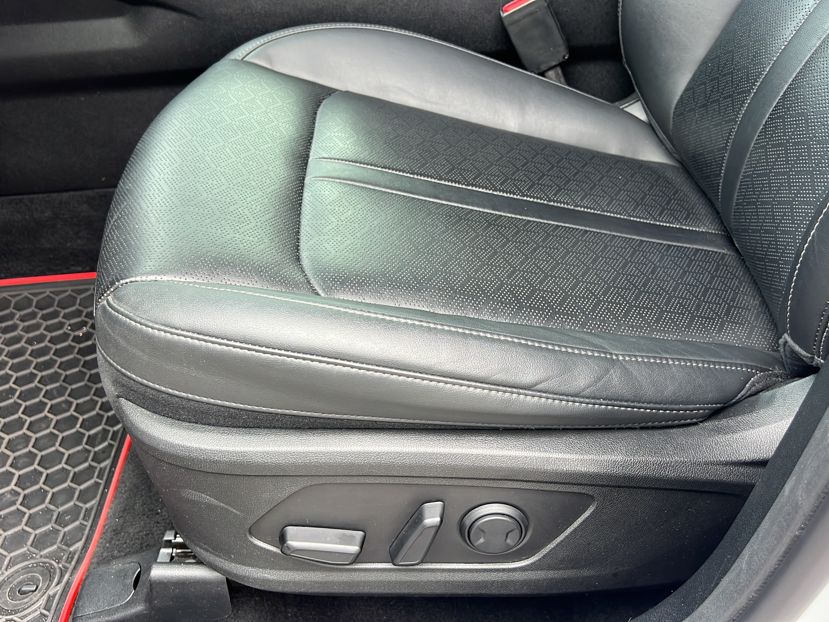 Used 2023 Kia Sorento EX w/ Panoramic Sunroof Package FWD image 15
