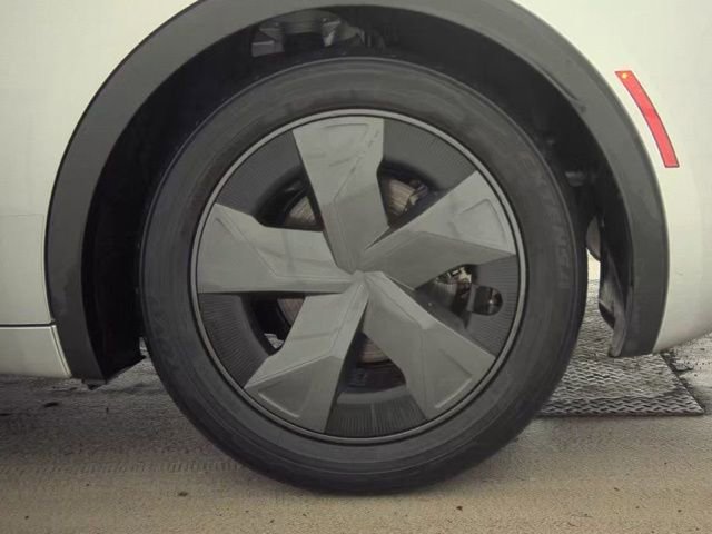 Used 2024 Toyota Prius LE image 21