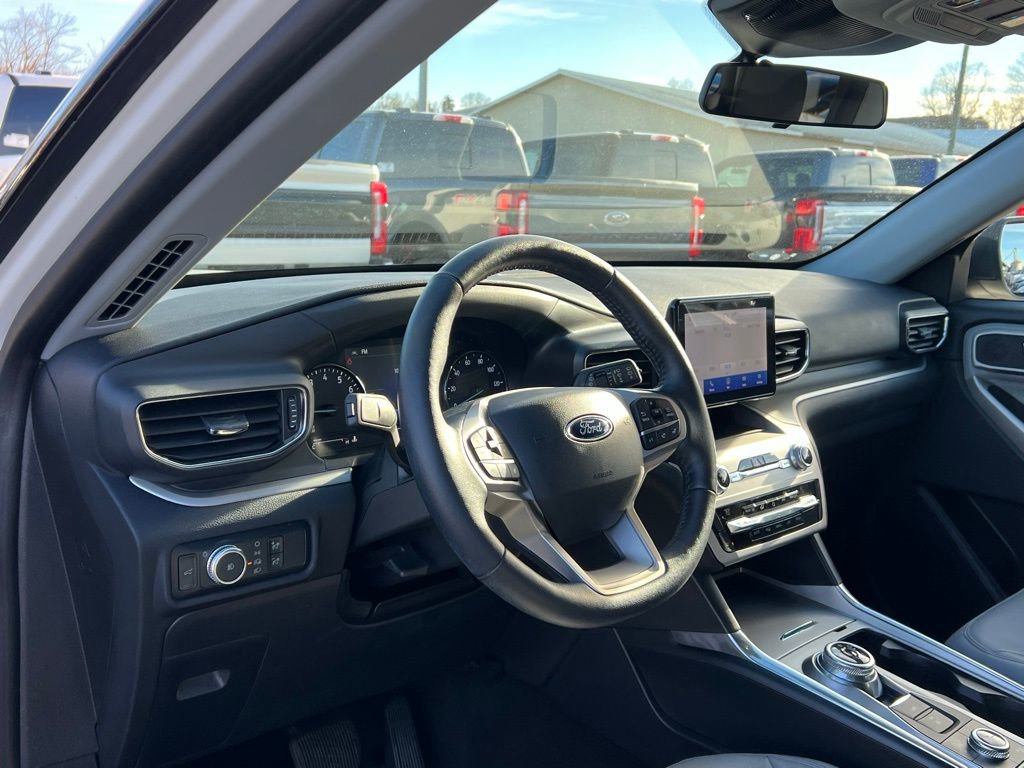 Used 2021 Ford Explorer XLT w/ Equipment Group 202A image 12