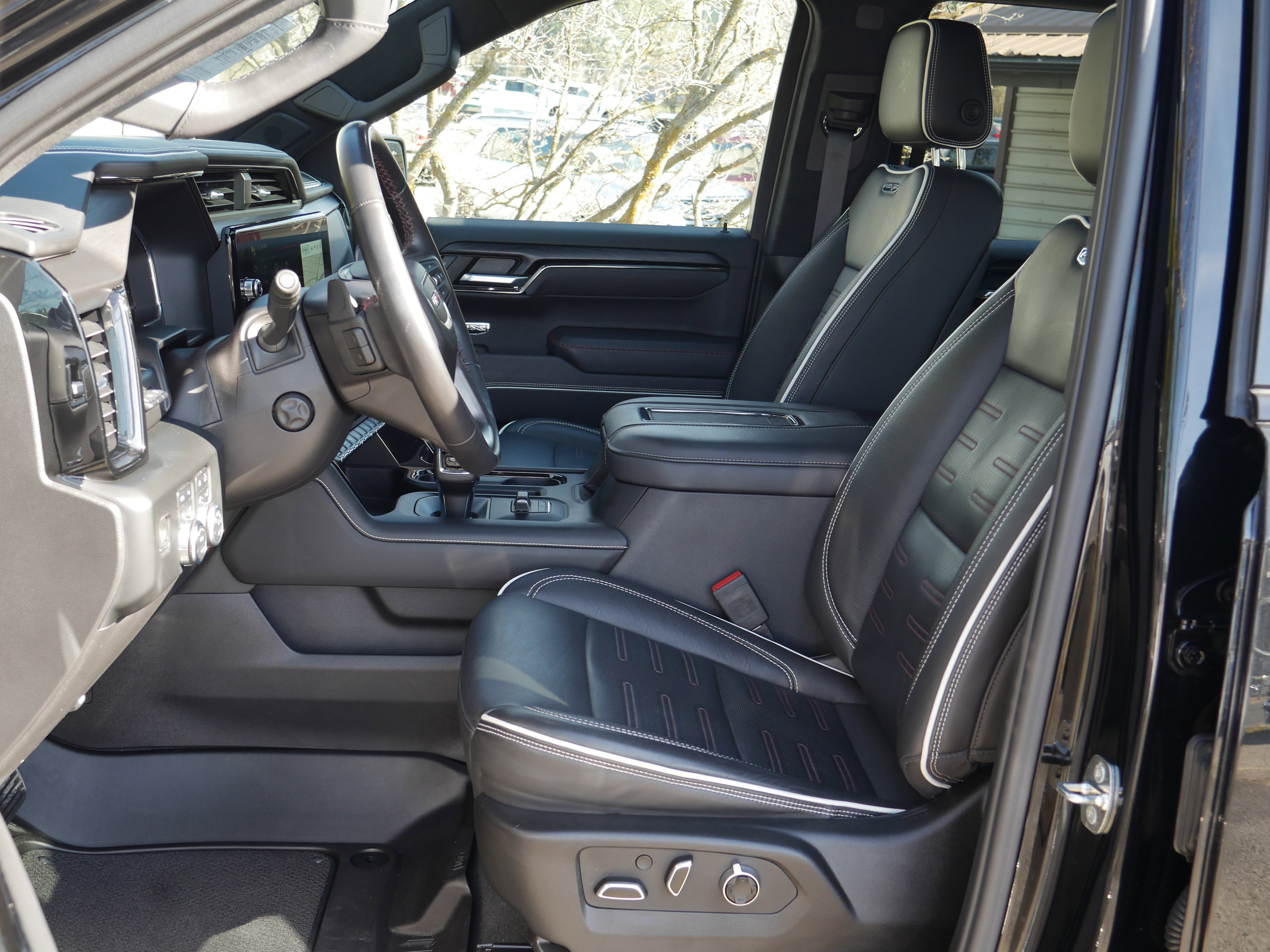 Used 2022 GMC Sierra 1500 AT4X image 3