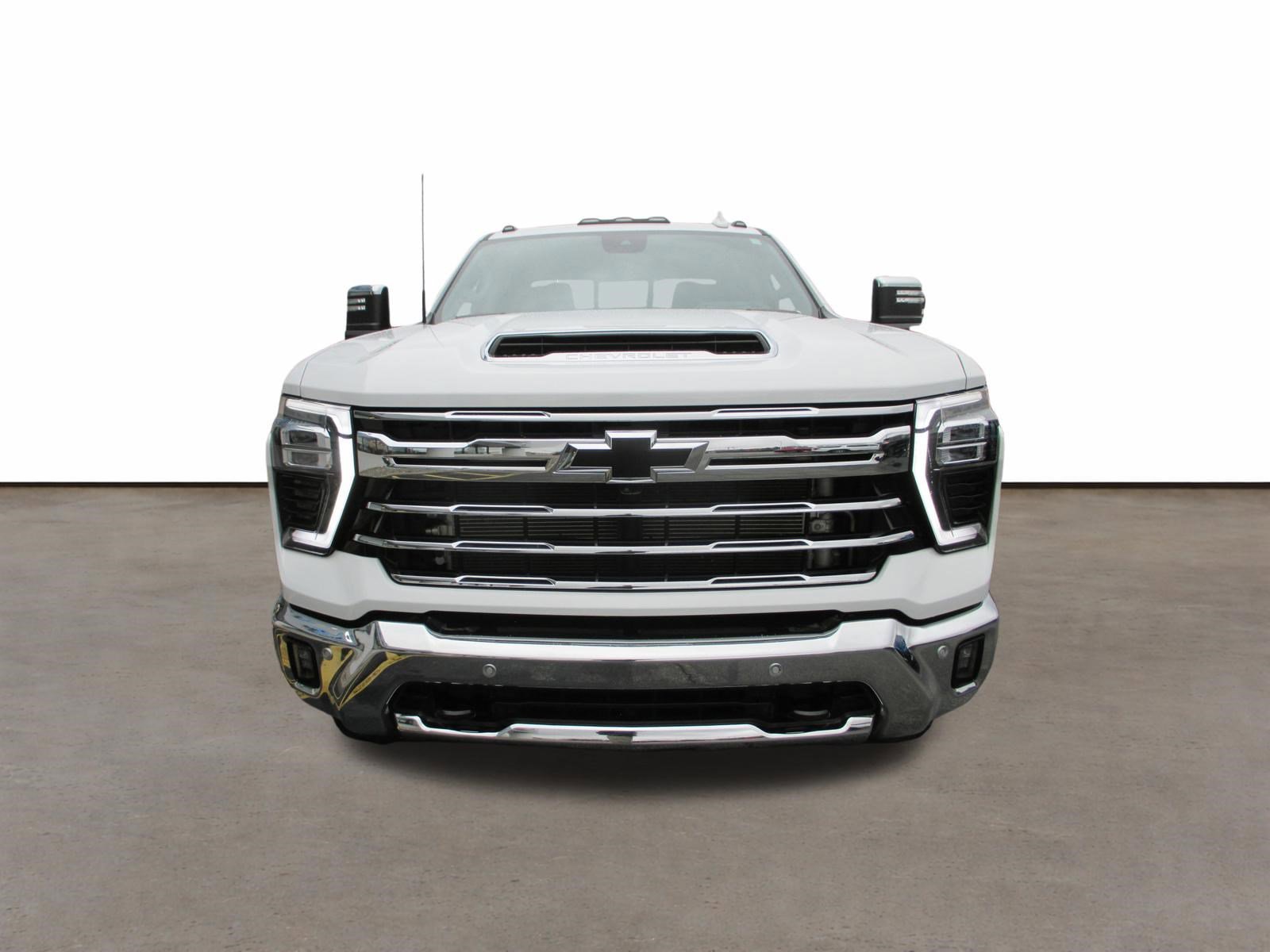 Used 2024 Chevrolet Silverado 3500 LTZ w/ LTZ Premium Package image 8