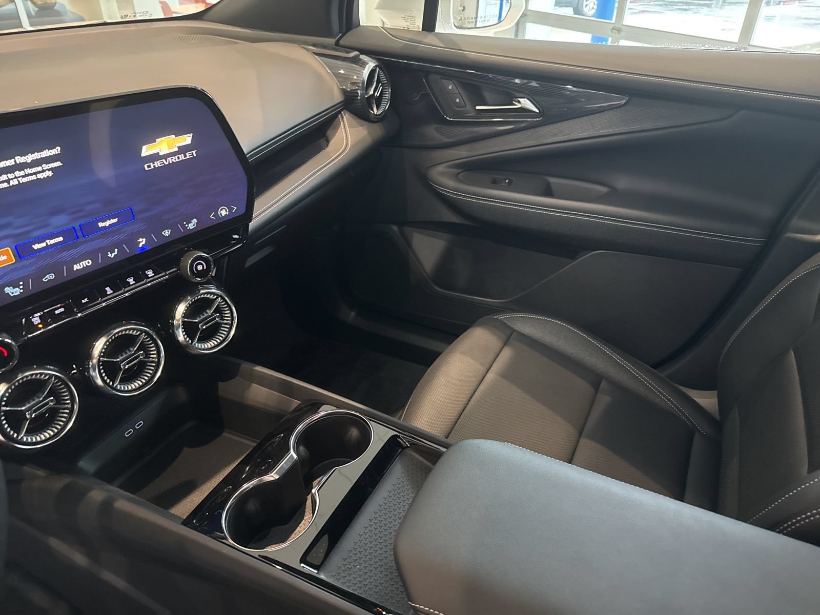 New 2026 Chevrolet Blazer EV LT AWD/4WD image 25
