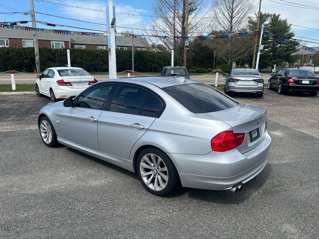 Used 2010 BMW 328i xDrive Sedan AWD/4WD image 5