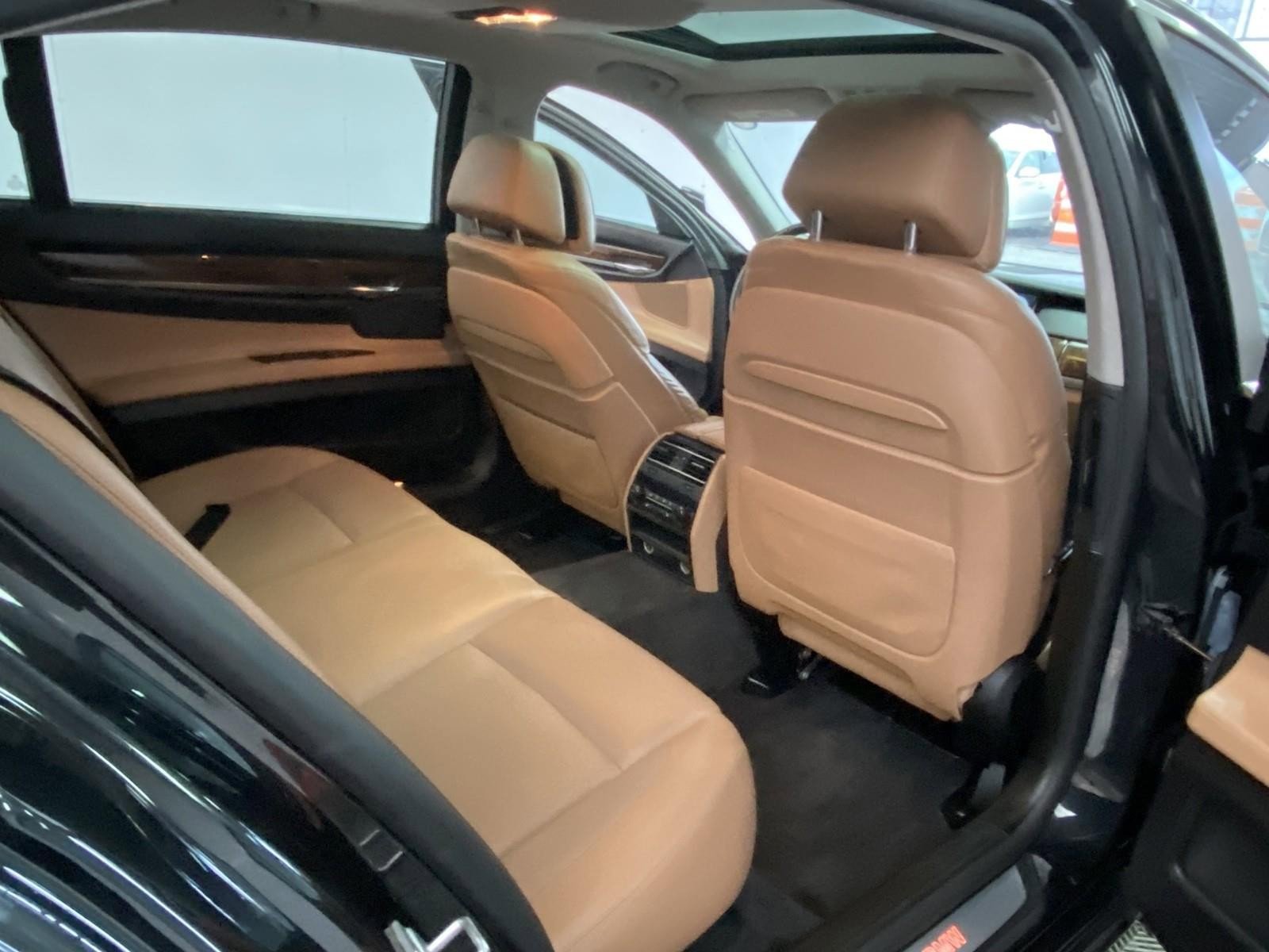 Used 2013 BMW 750Li xDrive image 11