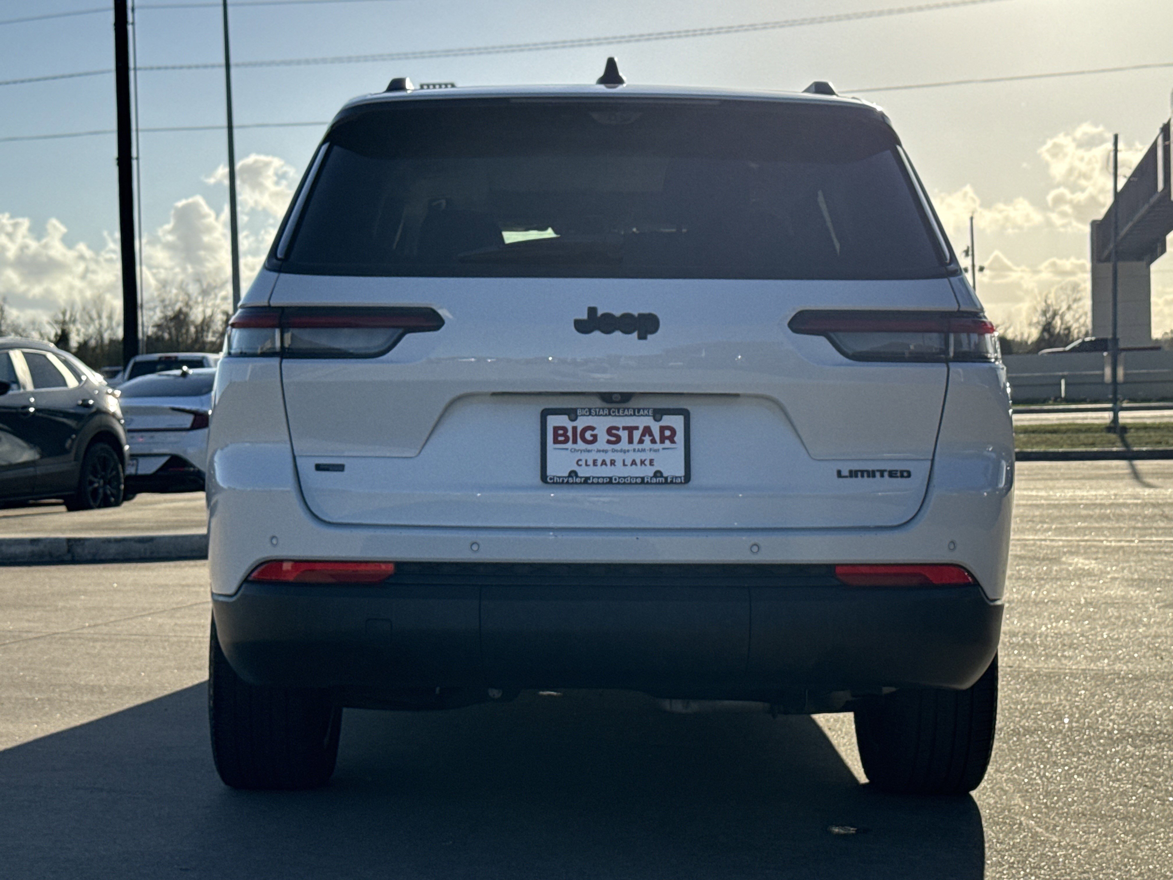 Used 2023 Jeep Grand Cherokee L Limited w/ Luxury Tech Group II image 10