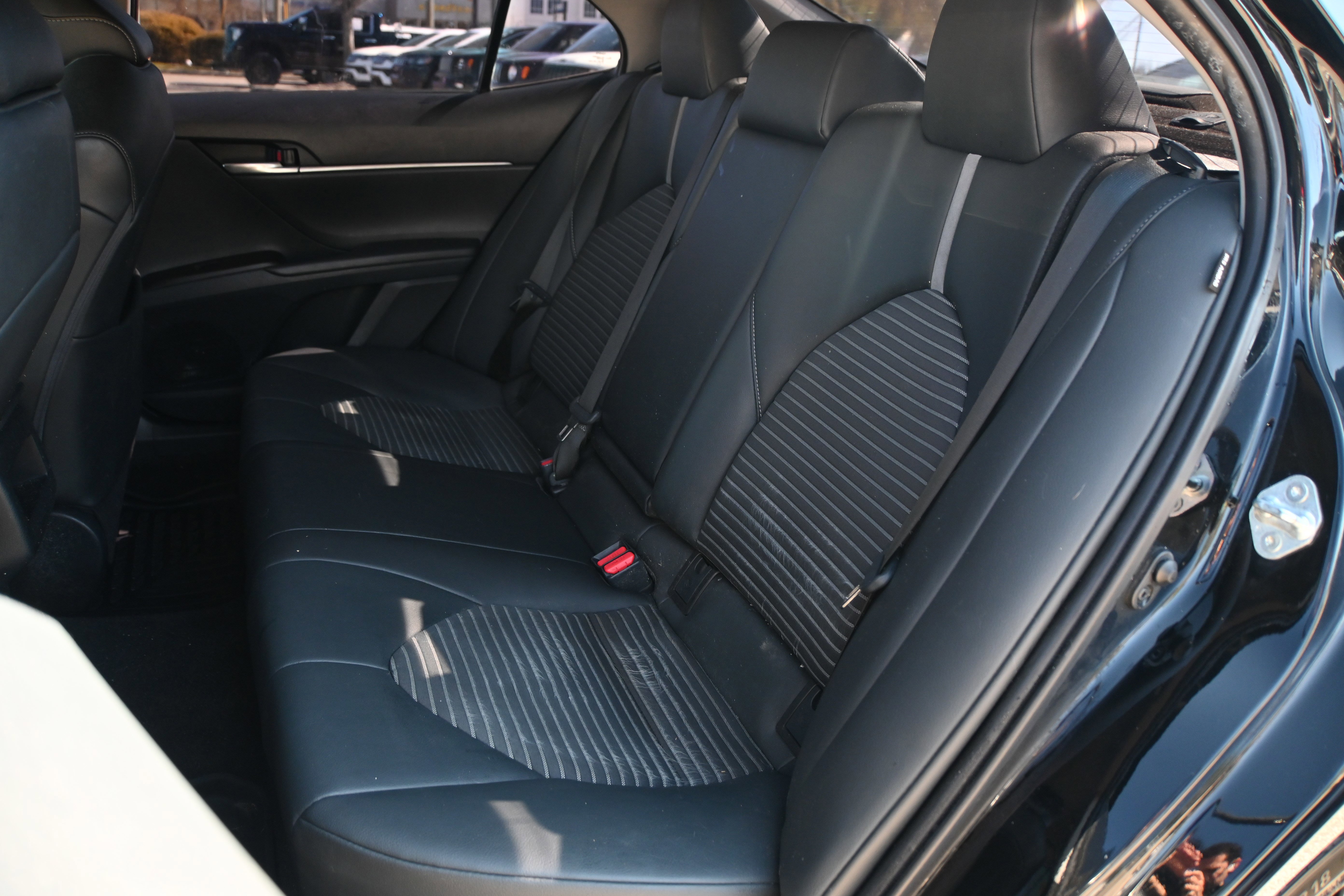 Used 2021 Toyota Camry SE w/ Convenience Package image 10