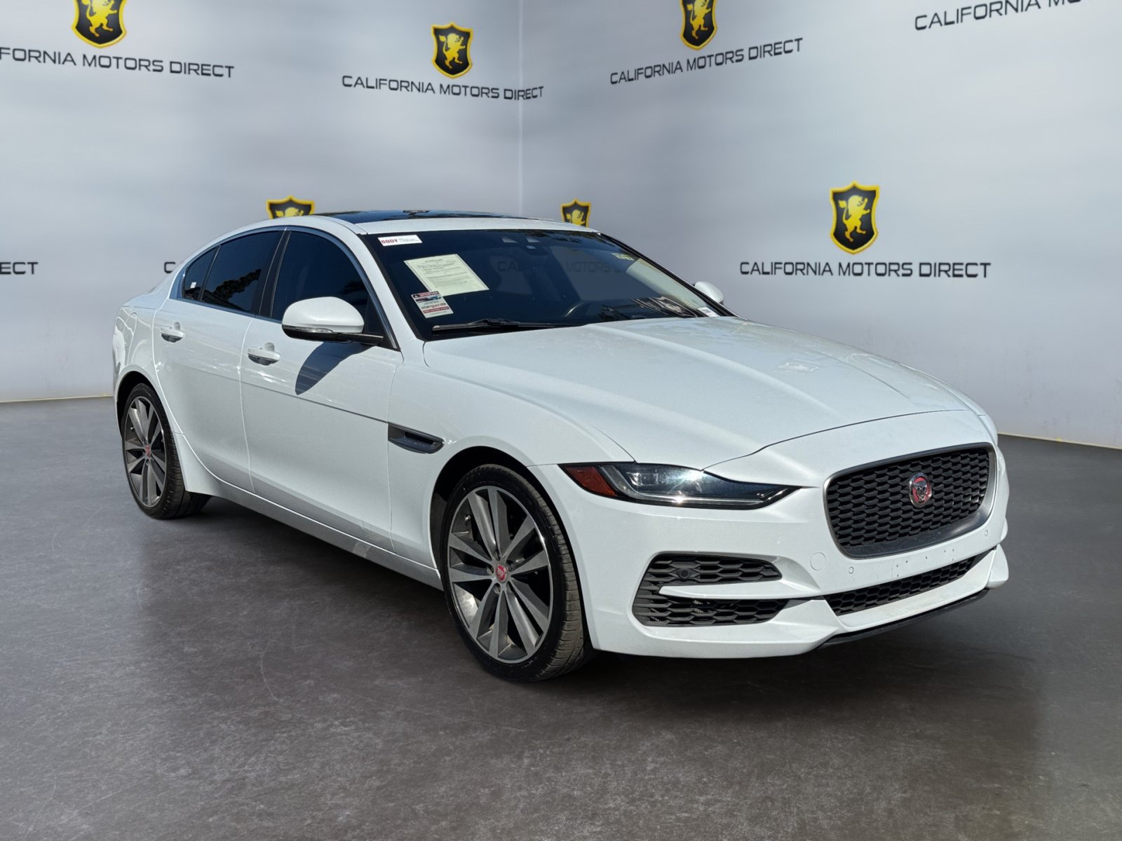 Used 2020 Jaguar XE S RWD image 7