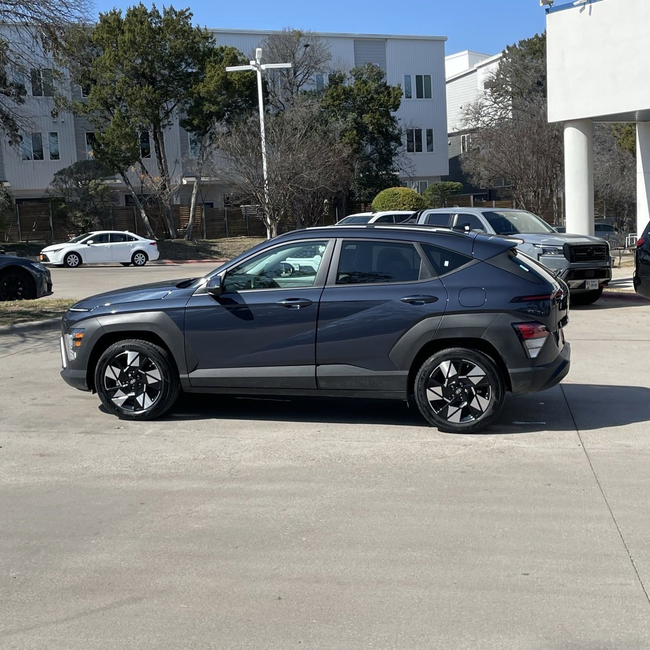 Used 2025 Hyundai Kona SEL image 3