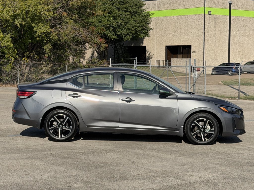 Used 2025 Nissan Sentra SV FWD image 4