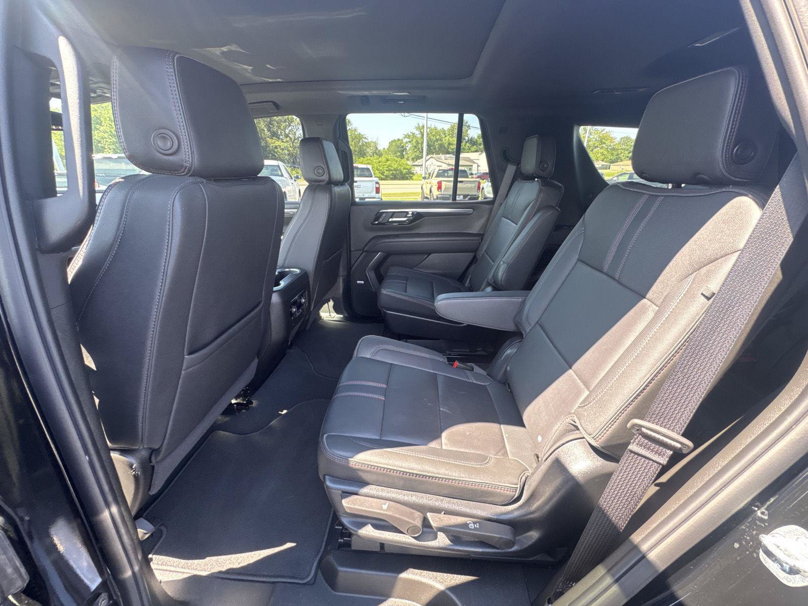 Used 2025 Chevrolet Tahoe RST w/ Comfort Package AWD/4WD image 9
