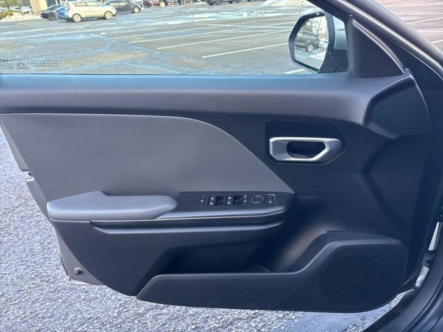 Used 2025 Kia K4 LXS image 23
