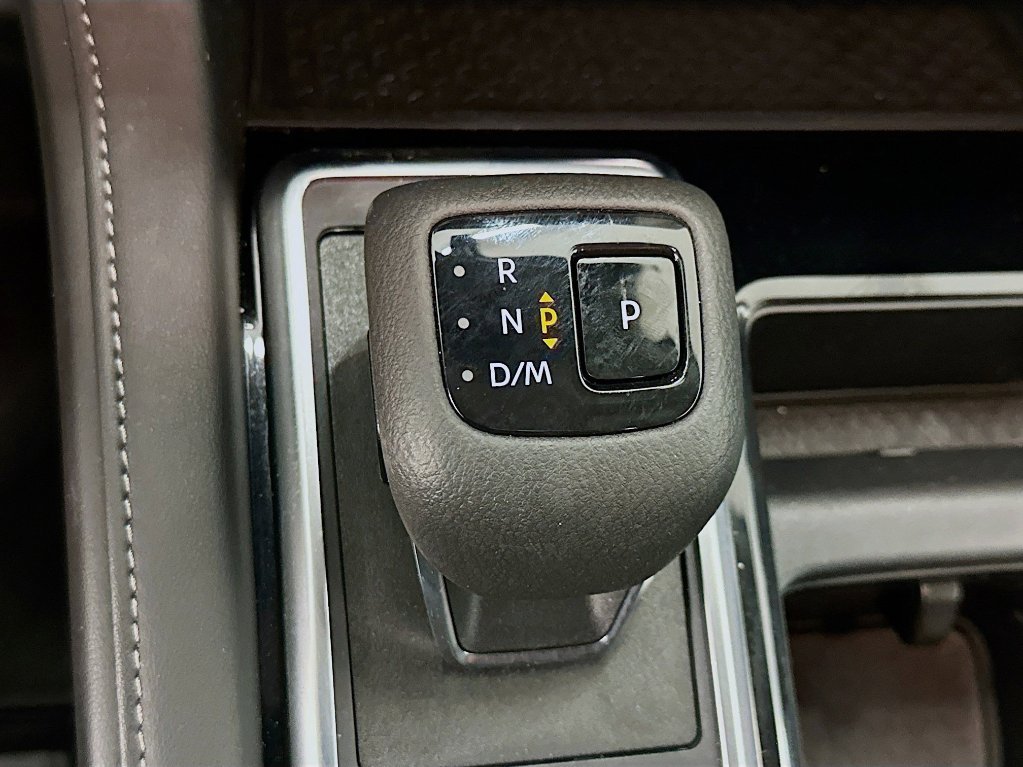 Used 2024 Nissan Pathfinder SV image 25