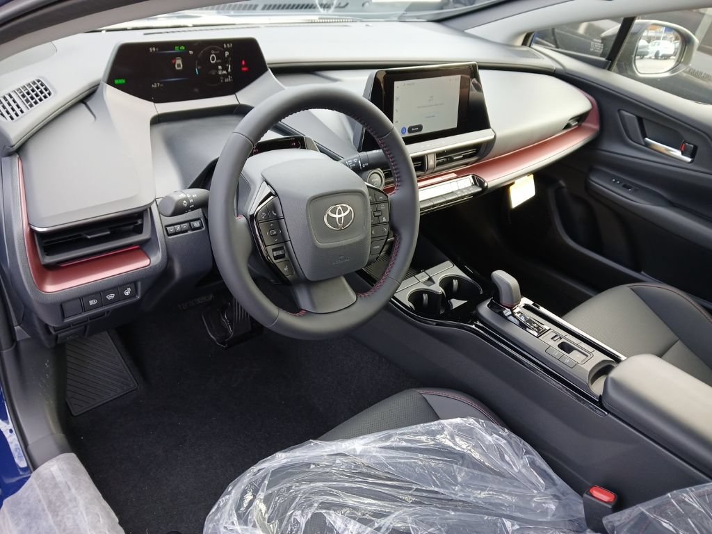 New 2026 Toyota Prius Plug-In Hybrid FWD image 5
