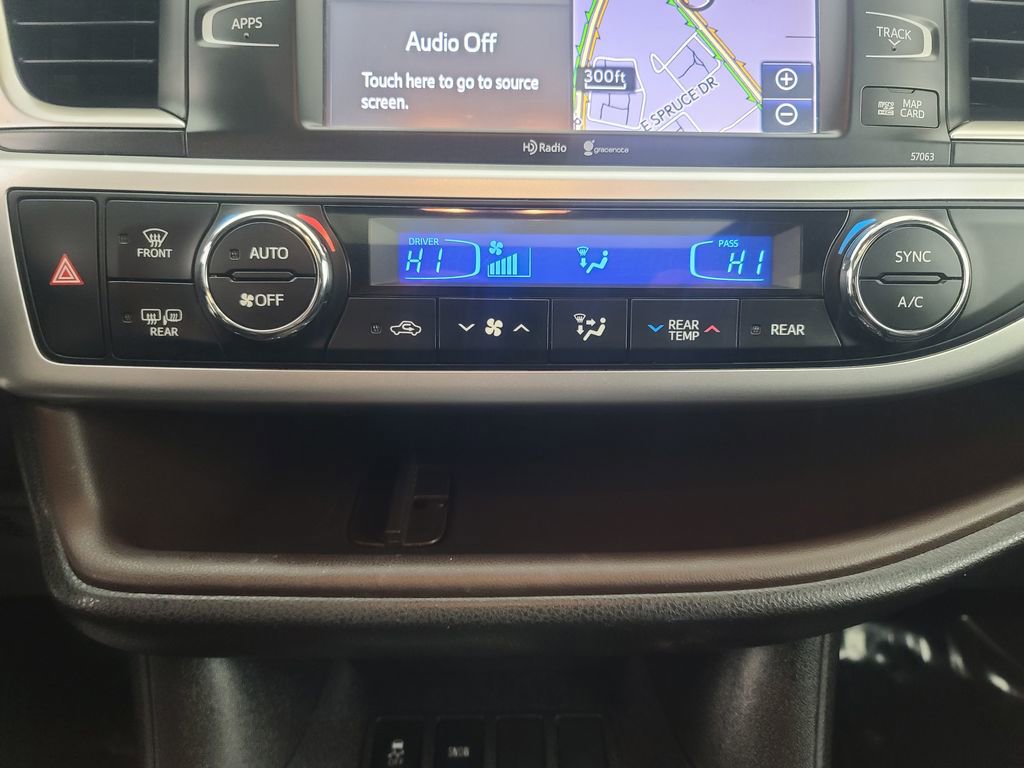 Used 2015 Toyota Highlander XLE image 34