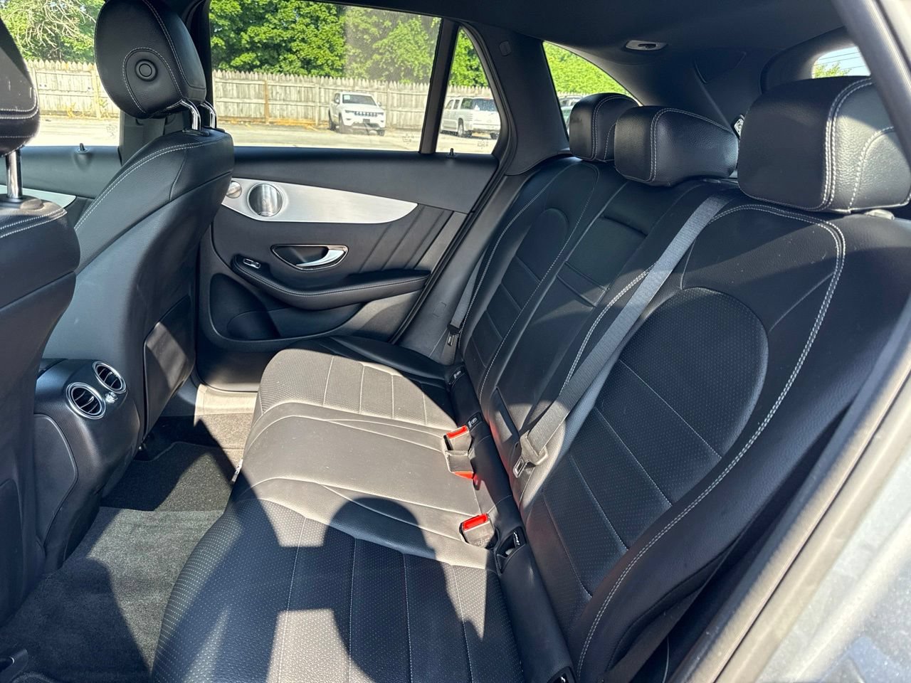 Used 2019 Mercedes-Benz GLC 300 4MATIC image 17