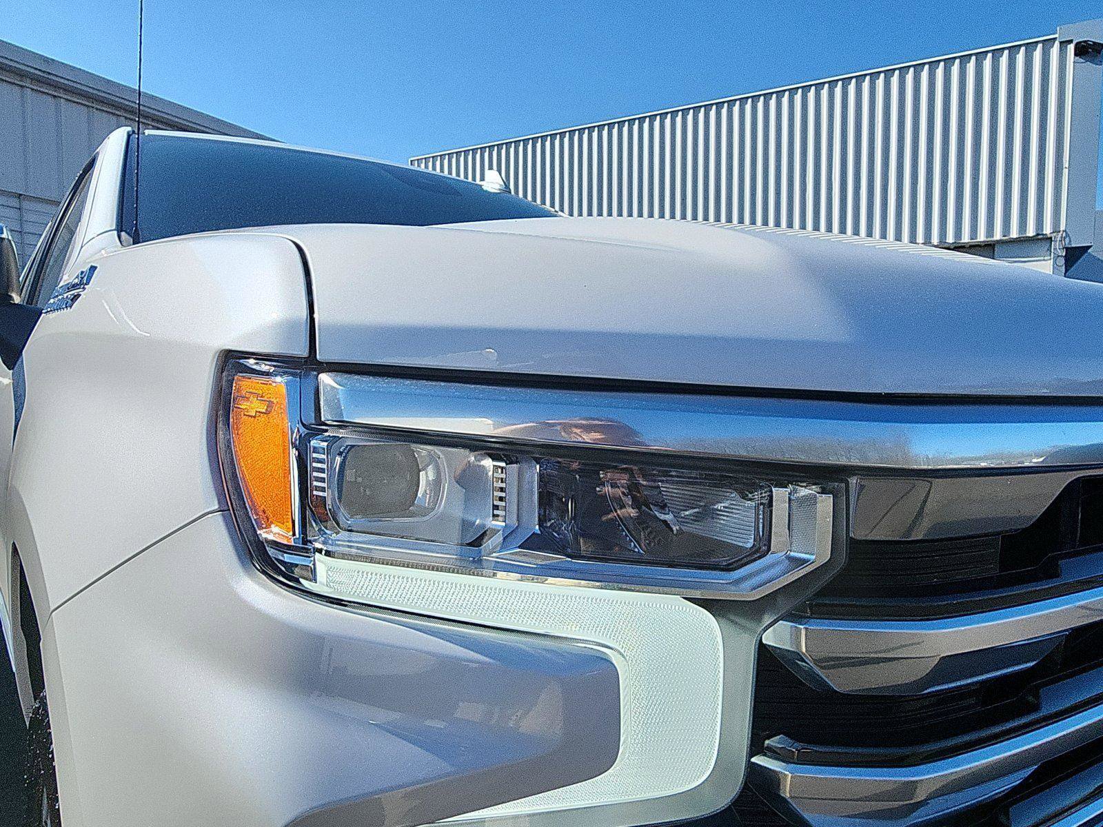 Used 2025 Chevrolet Silverado 1500 High Country w/ Technology Package AWD/4WD image 12