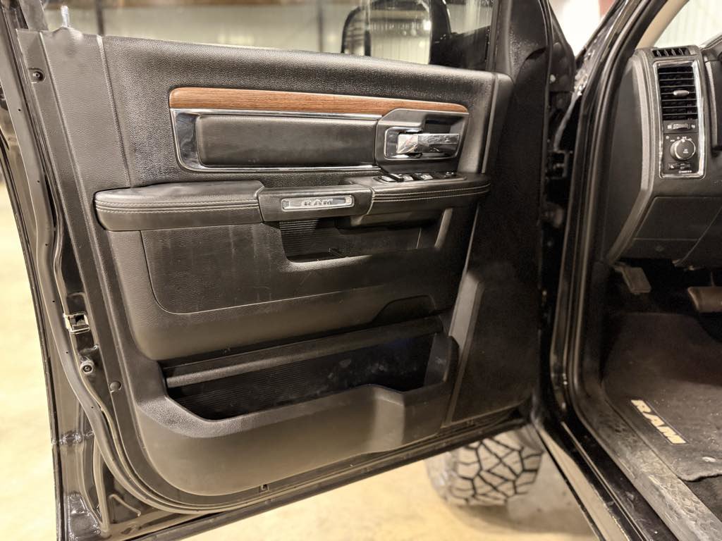 Used 2015 RAM 2500 Laramie w/ Convenience Group image 23