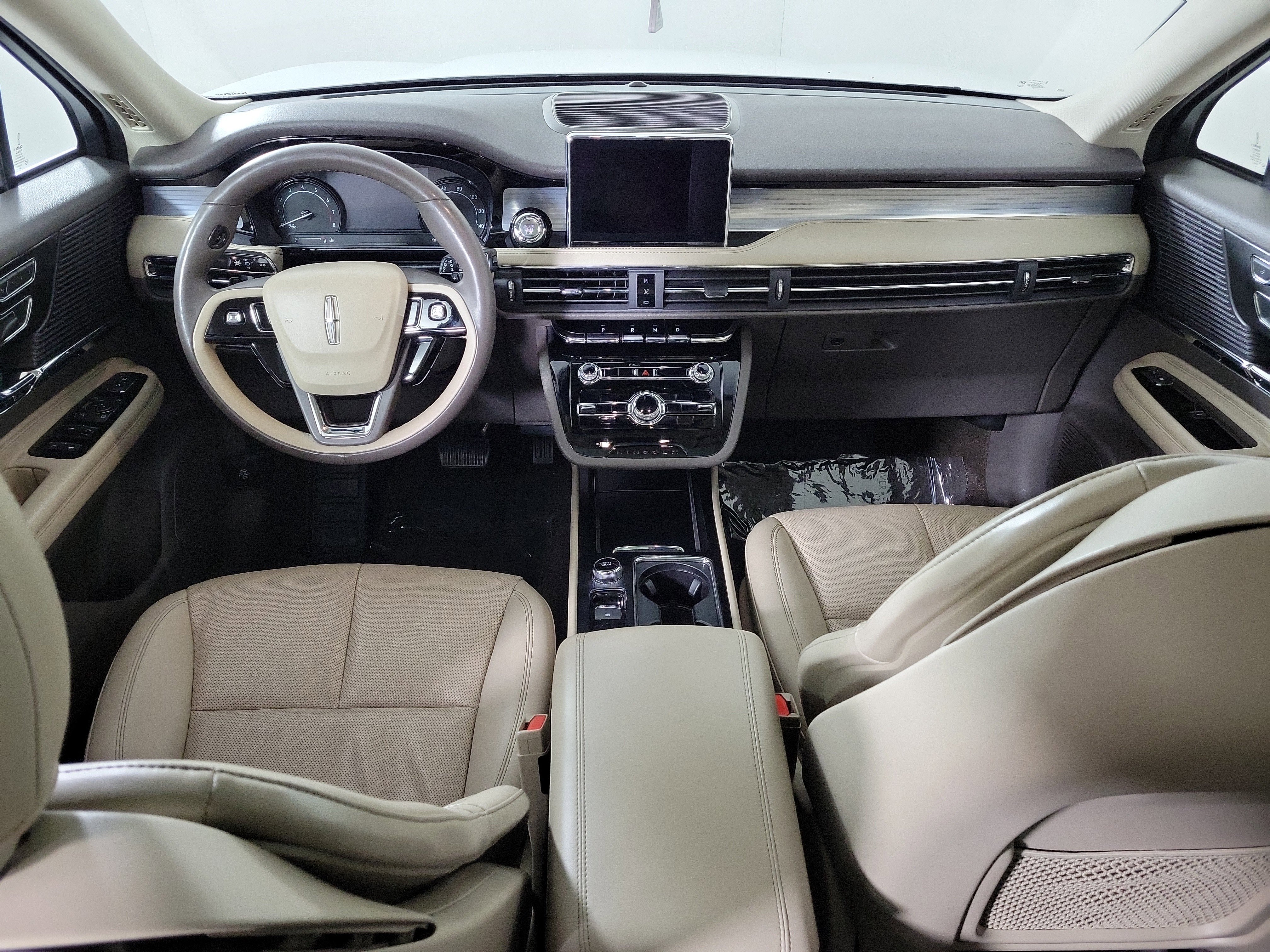 Used 2022 Lincoln Corsair AWD w/ Premium Package image 11