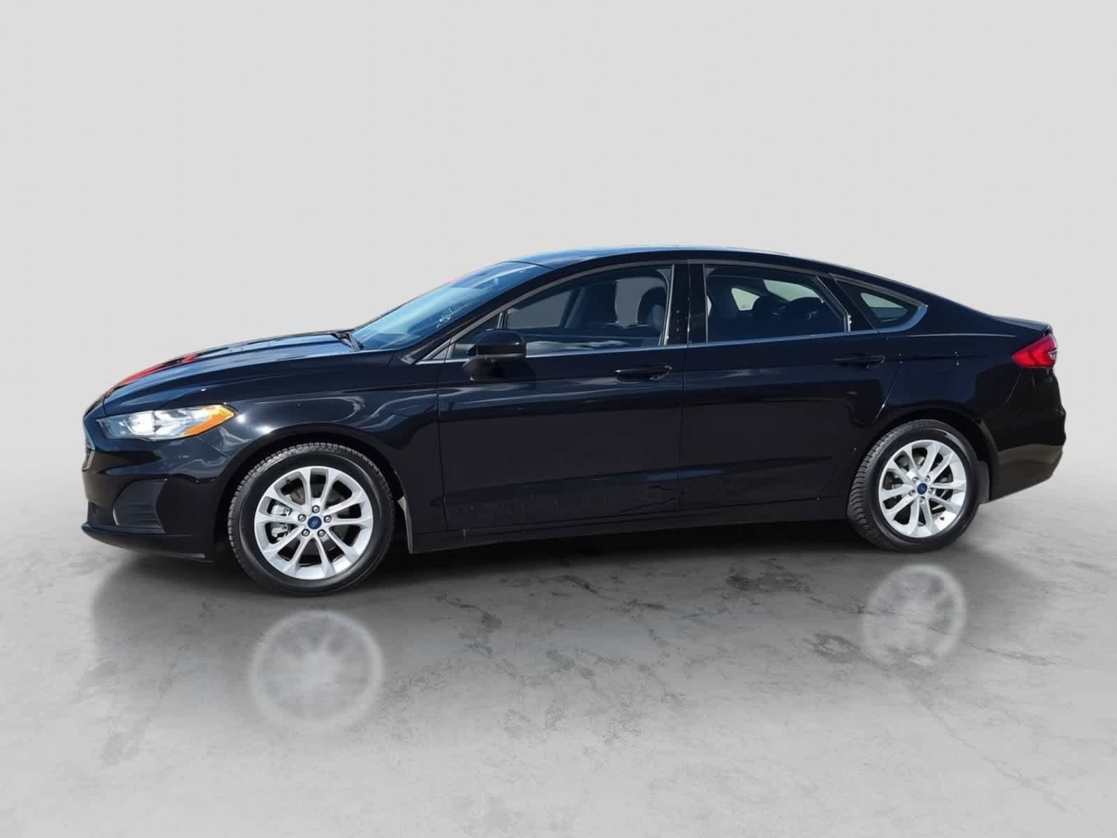 Used 2019 Ford Fusion SE FWD image 5