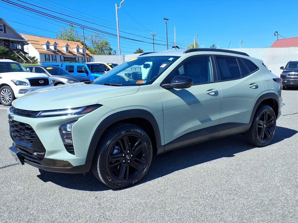 Used 2025 Chevrolet Trax ACTIV w/ Driver Confidence Package