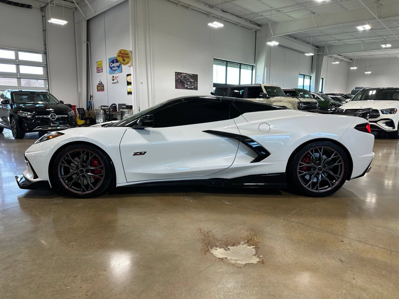 Used 2023 Chevrolet Corvette Stingray Premium Conv w/ Z51 Performance Package RWD image 8