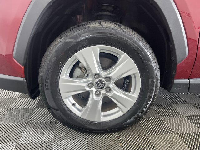 Used 2021 Toyota RAV4 XLE AWD/4WD image 16