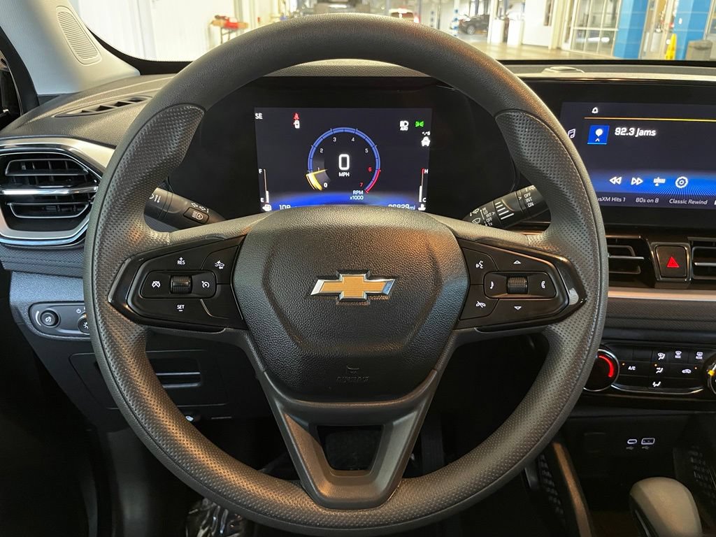 Used 2025 Chevrolet TrailBlazer LT FWD image 16