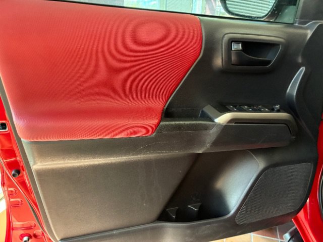 Used 2022 Toyota Tacoma SR5 w/ Technology Package RWD image 15