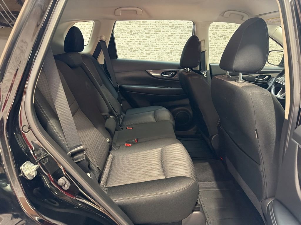 Used 2020 Nissan Rogue SV w/ Premium Package FWD image 12
